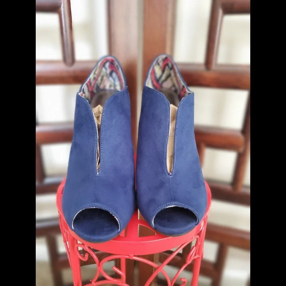 Christian Siriano blue Faux Suede Shoes Heels for payless (Size 8) - Picture 2 of 11